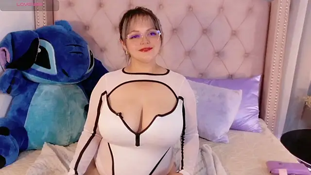 Snapshot of vintoria_cherry chatting on 07/09/26, 11:42 vintoria cherry online show from 07/09/26, 11:42
