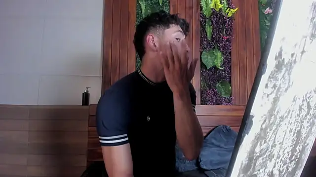 AustinJones  online show from 12/21/25, 06:53