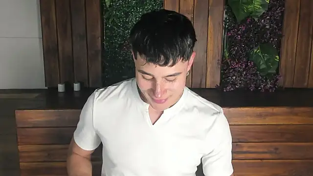 Snapshot of AustinJones_ chatting on 03/20/26, 07:48 AustinJones online show from 03/20/26, 07:48