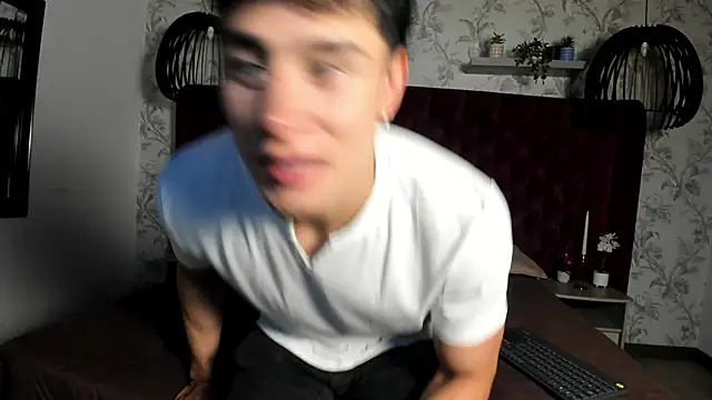 Snapshot of AustinJones_ chatting on 04/05/26, 03:40 AustinJones online show from 04/05/26, 03:40