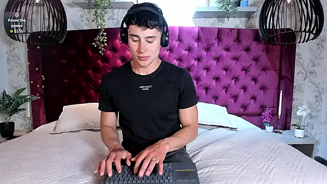 AustinJones  online show from 02/08/26, 07:55