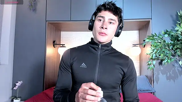 AustinJones  online show from 02/04/26, 08:04