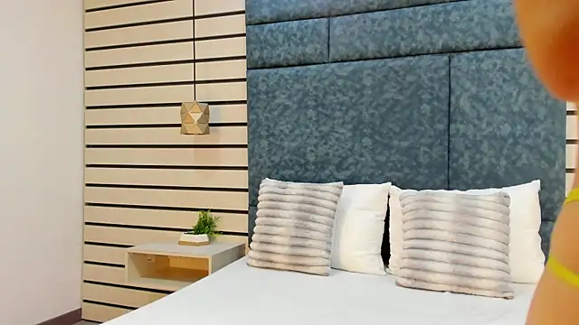 NatyLeone online show from 11/09/25, 12:20