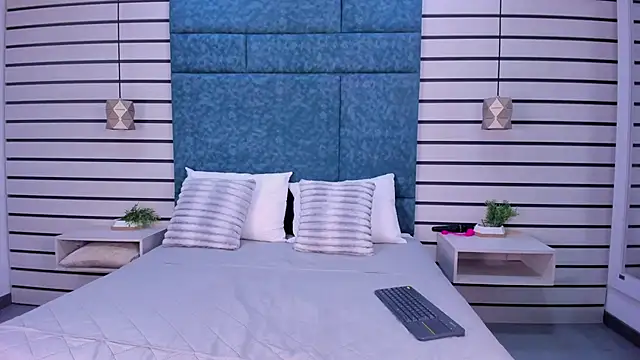 NatyLeone online show from 09/16/25, 08:21