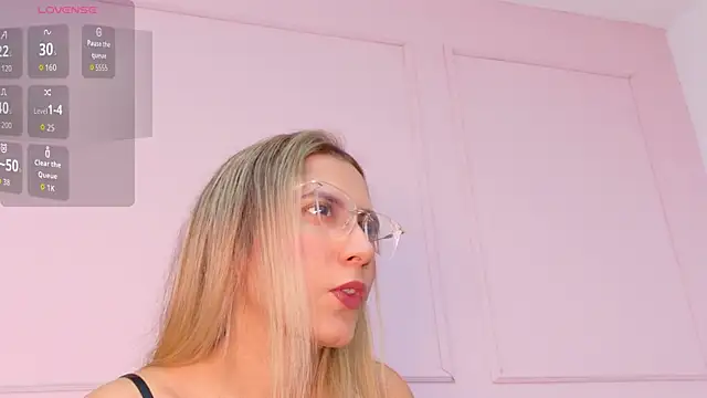 Snapshot of MaddieTease chatting on 10/28/25, 12:59 MaddieTease online show from 10/28/25, 12:59