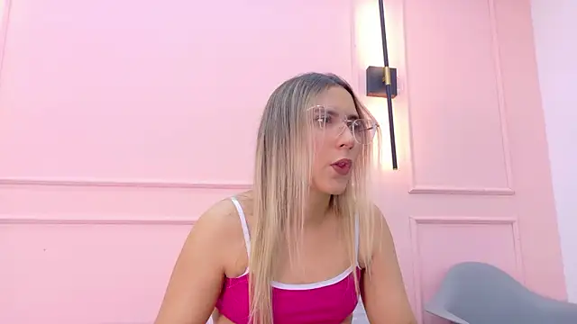 Snapshot of MaddieTease chatting on 02/02/26, 01:54 MaddieTease online show from 02/02/26, 01:54