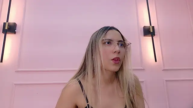 Snapshot of MaddieTease chatting on 02/12/26, 02:06 MaddieTease online show from 02/12/26, 02:06