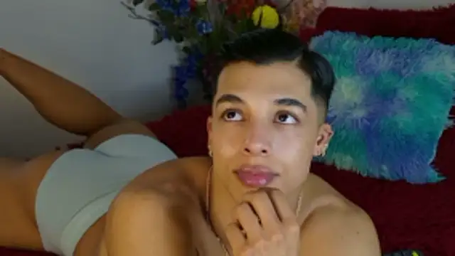 Snapshot of Troye_Williams chatting on 03/15/26, 02:40 Troye Williams online show from 03/15/26, 02:40