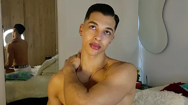 Snapshot of Troye_Williams chatting on 04/11/26, 11:36 Troye Williams online show from 04/11/26, 11:36