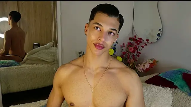 Snapshot of Troye_Williams chatting on 07/09/26, 10:15 Troye Williams online show from 07/09/26, 10:15