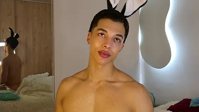 Snapshot of Troye_Williams chatting on 04/03/26, 12:11 Troye Williams online show from 04/03/26, 12:11