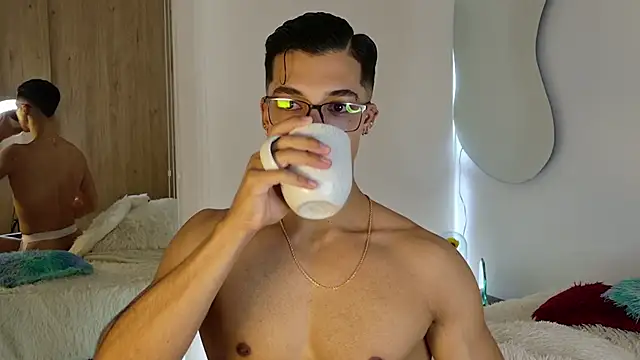 Snapshot of Troye_Williams chatting on 04/12/26, 12:41 Troye Williams online show from 04/12/26, 12:41