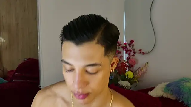 Snapshot of Troye_Williams chatting on 03/17/26, 11:35 Troye Williams online show from 03/17/26, 11:35