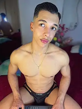 Troye Williams online show from 05/19/26, 01:56
