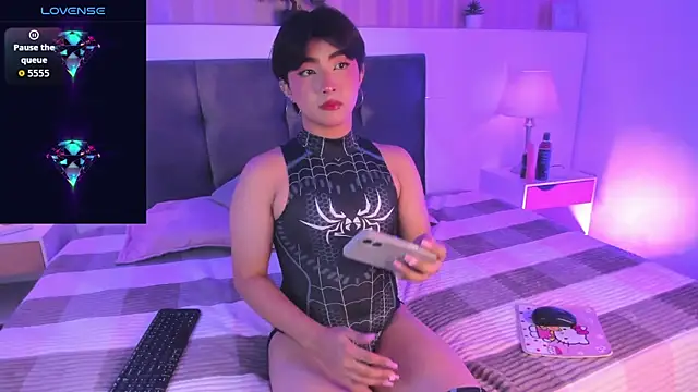 Snapshot of Creamy_Angelo chatting on 09/18/25, 04:37 Creamy Angelo online show from 09/18/25, 04:37