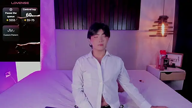 Creamy Angelo online show from 11/11/25, 08:25