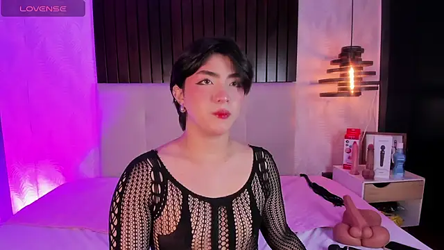 Creamy Angelo online show from 11/30/25, 04:02