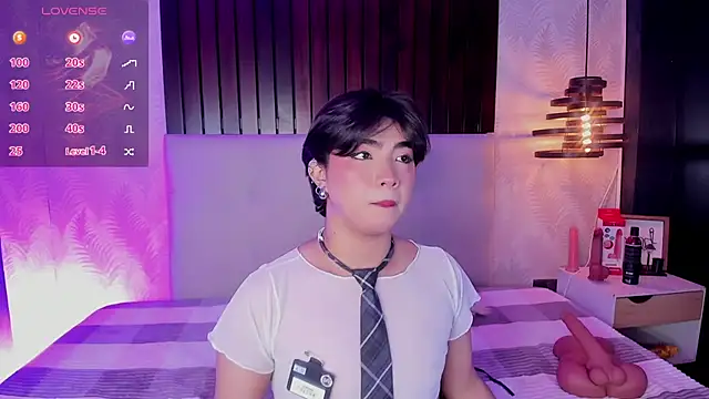 Creamy Angelo online show from 10/28/25, 09:14