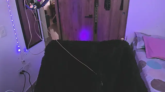 starrraura online show from 12/22/25, 07:03