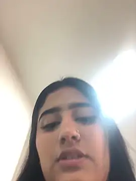 Miia Parker online show from 11/28/25, 01:11