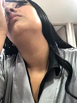 Miia Parker online show from 11/20/25, 01:01