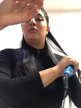 Miia Parker online show from 11/25/25, 01:22