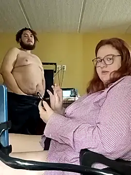 XEmoxkittyx online show from 05/12/26, 12:08