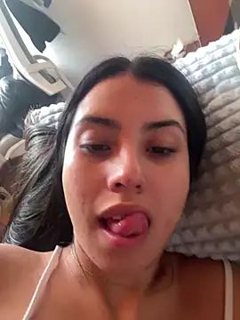 Snapshot of Victoria_alson chatting on 06/12/26, 04:38 Victoria alson online show from 06/12/26, 04:38