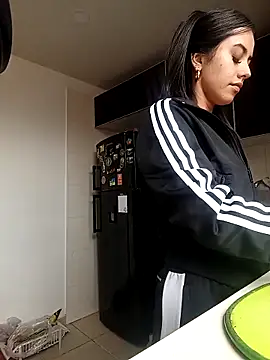 Victoria alson online show from 11/10/25, 02:44