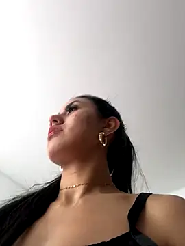 Victoria alson online show from 10/30/25, 02:04