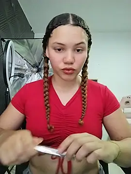 SirenRouge 69 online show from 04/17/26, 08:33