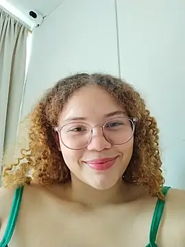 SirenRouge 69 online show from 04/15/26, 07:58