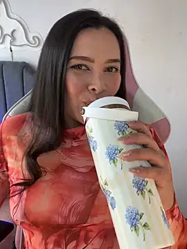 amaia monet online show from 04/18/26, 07:07