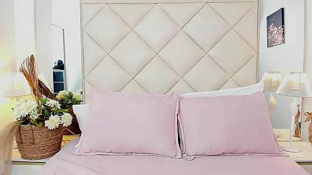 LuciaBenett  online show from 02/22/26, 05:21