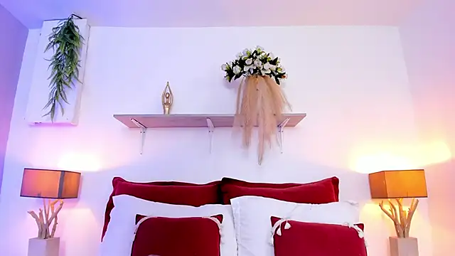 Snapshot of LuciaBenett_ chatting on 10/31/25, 07:32 LuciaBenett online show from 10/31/25, 07:32