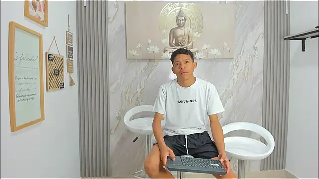 BEAUTY BOYS1 online show from 01/09/26, 07:37