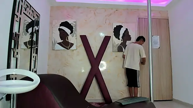 BEAUTY BOYS1 online show from 04/06/26, 01:23