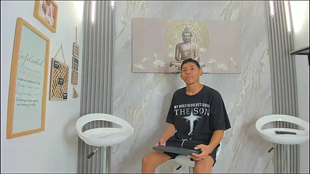 BEAUTY BOYS1 online show from 12/21/25, 07:10