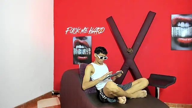 BEAUTY BOYS1 online show from 03/06/26, 07:20