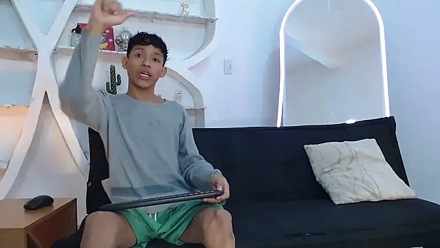 BEAUTY BOYS1 online show from 09/28/25, 02:35