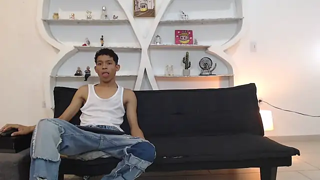 BEAUTY BOYS1 online show from 11/20/25, 07:31