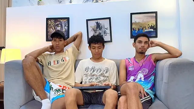 BEAUTY BOYS1 online show from 04/02/26, 01:40