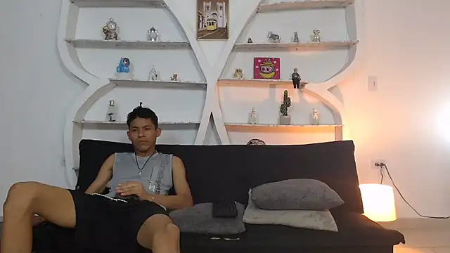 BEAUTY BOYS1 online show from 12/05/25, 07:18