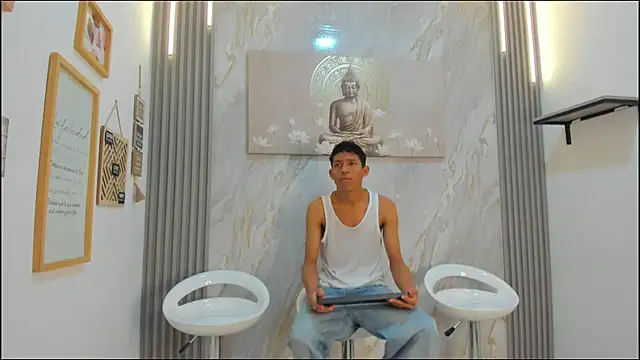 BEAUTY BOYS1 online show from 12/18/25, 07:13