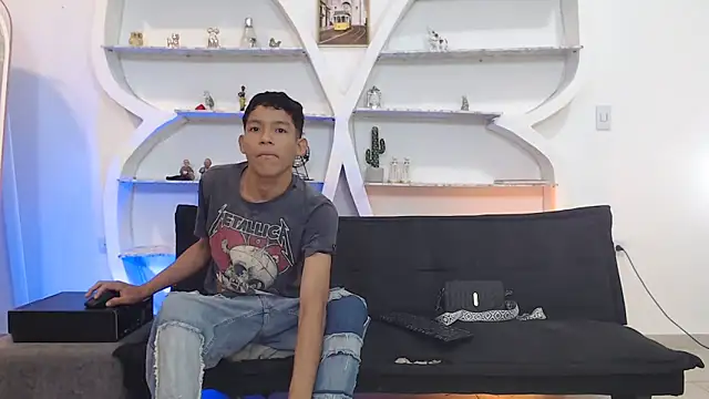 BEAUTY BOYS1 online show from 11/14/25, 07:12