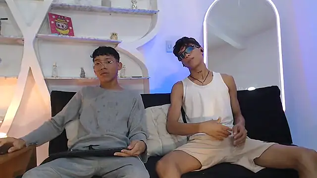 BEAUTY BOYS1 online show from 09/20/25, 07:13