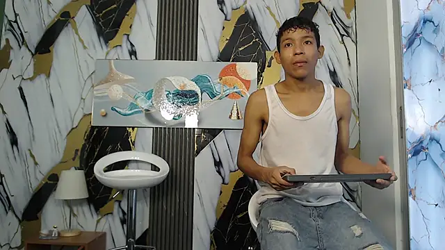 BEAUTY BOYS1 online show from 02/24/26, 07:15