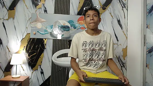 BEAUTY BOYS1 online show from 02/17/26, 07:38