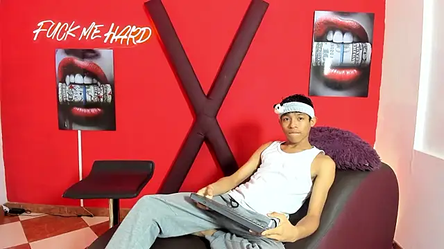 BEAUTY BOYS1 online show from 03/12/26, 07:18