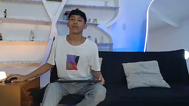 BEAUTY BOYS1 online show from 09/27/25, 07:14